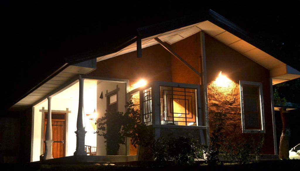 Pelican View Cottages Kataragama Exterior photo